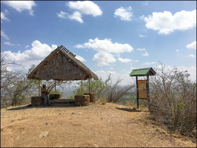 https://www.comol.li/Afrika_2017/2017-02-01_14-35-32_Kenya-Sabine-Senn-iPhone%206s-.jpg